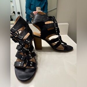 Madden Girl SZ 1 Black Strappy 4” heel ankle wrap sandals. Great condition